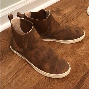 Authentic UGG Australia leather Hightop sneakers